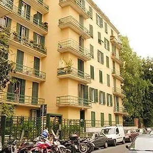 Lucky House Hotel
